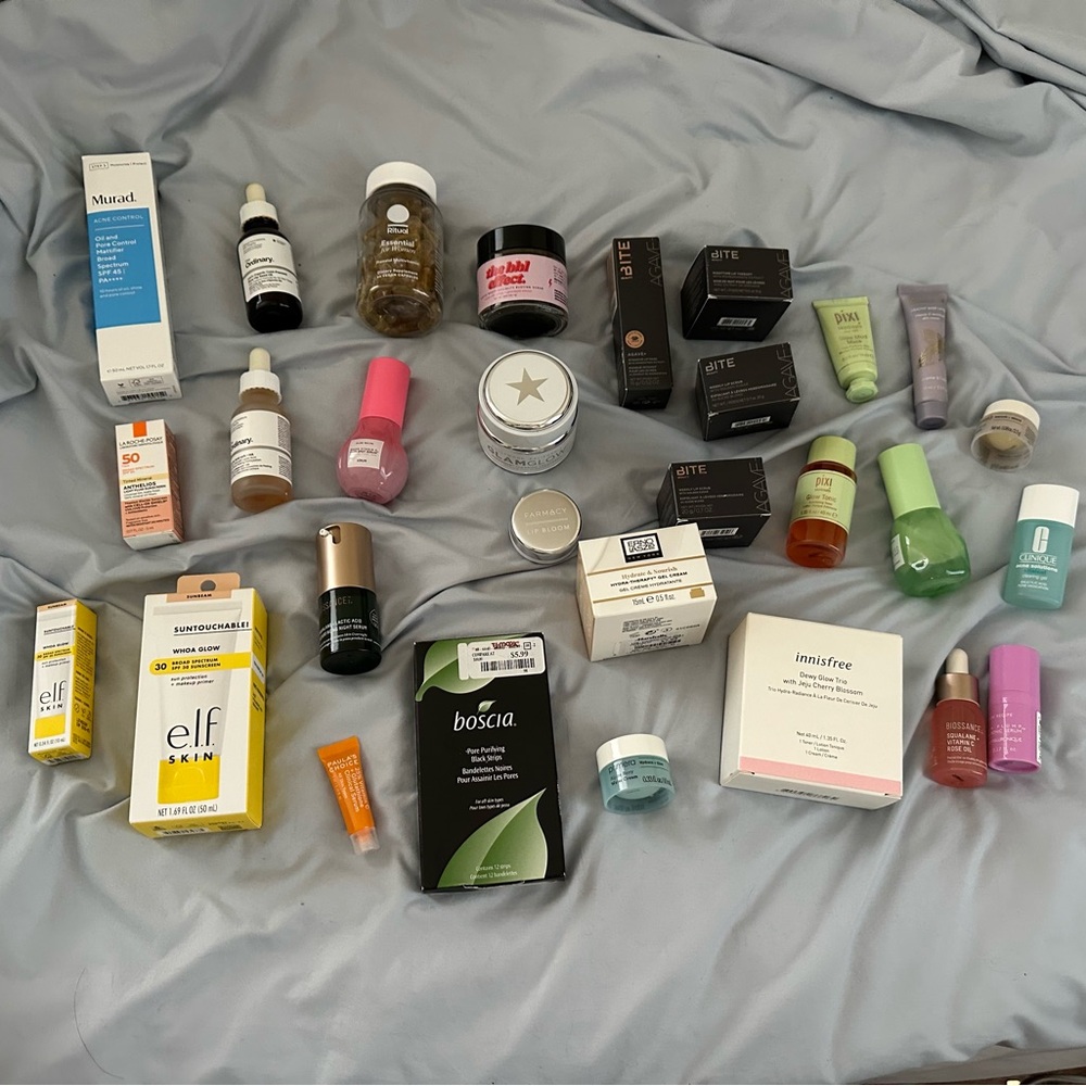 30 Piece Skincare Set